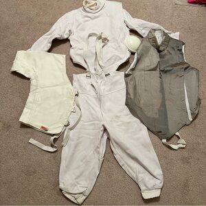 Fencing equipment for women
